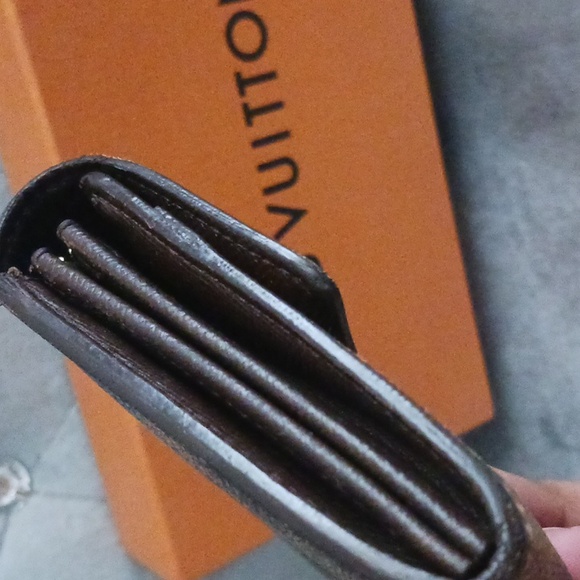 Louis Vuitton Sarah Damier Ebene Wallet - Picture 6 of 15